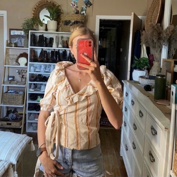 Striped Off-Shoulder Ruffle Top - Picture 8 of 10